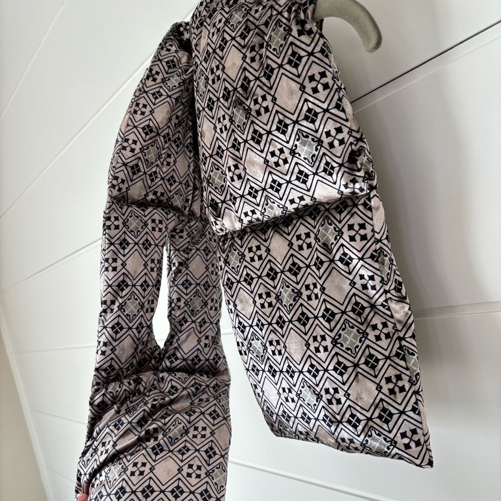 Anthropologie Janvier Velvet Soft Geometric Puffer Scarf Women's - Picture 10 of 14